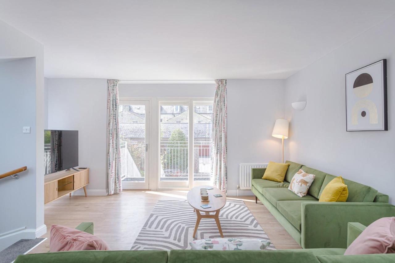 3 Bedroom Jesus Green Townhouse With Parking CBG Eksteriør billede